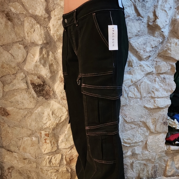 NWT Low Rise Bootcut with Pockets - Picture 9 of 9